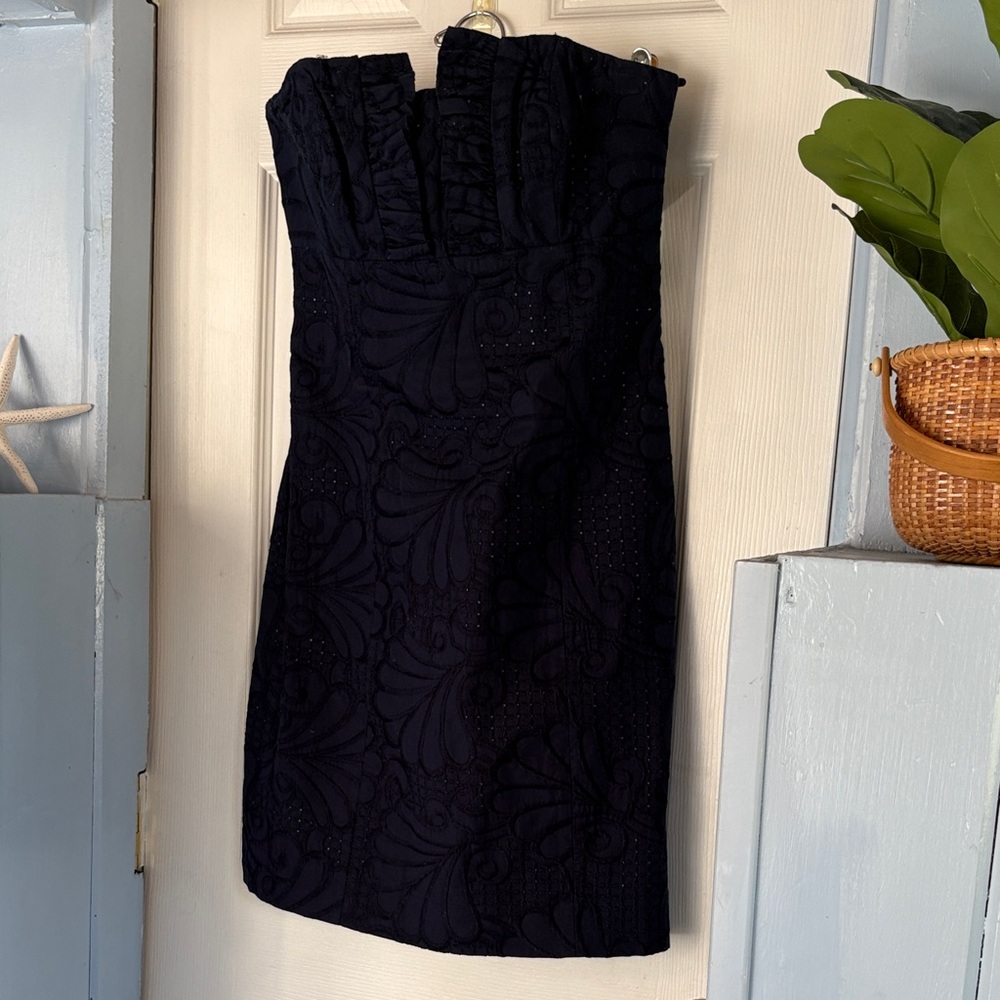 Elegant Lily Pulitzer Navy Blue Strapless Dress